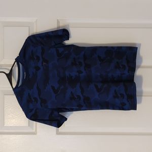 Old navy blue camo shirt size large in boys